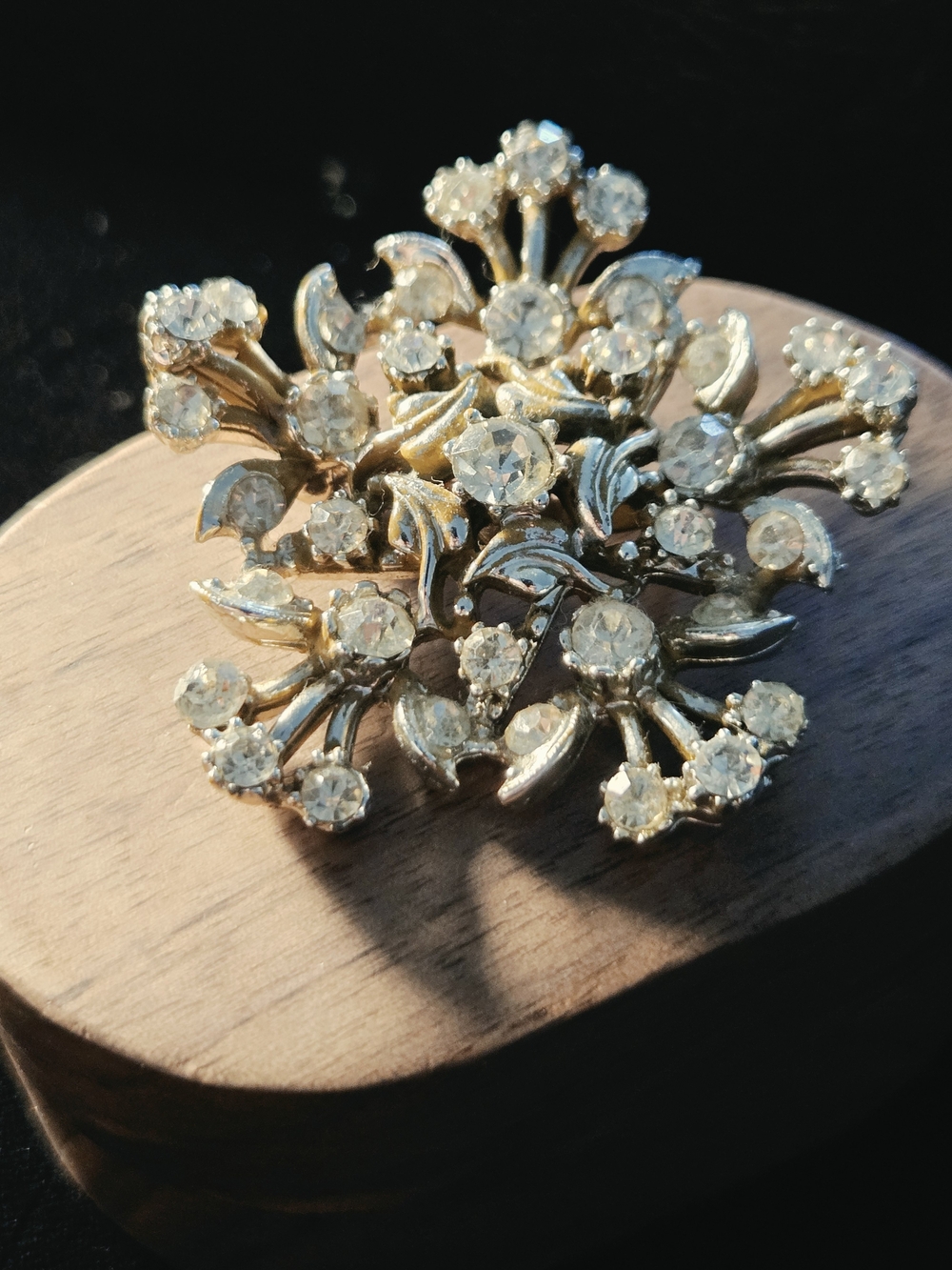Gold-Tone Vintage 1940's Era Rhinestone Brooch - Elegant Women's Jewelry